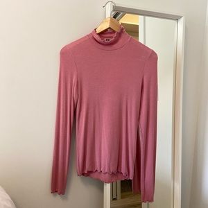 BRAND NEW Aritzia, Wilfred Pink Ruffled Long Sleeve Turtleneck